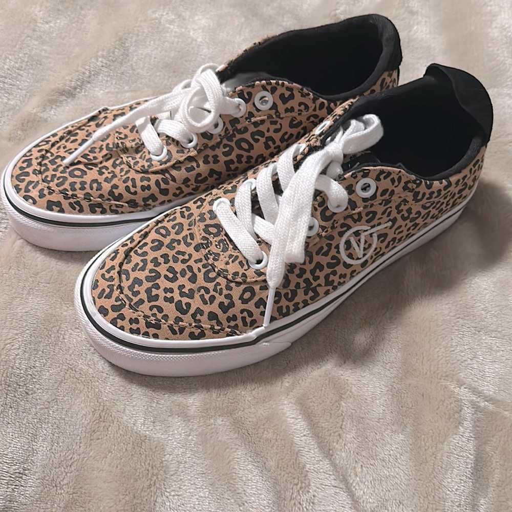 Vans Cheetah. only worn once. size6.5